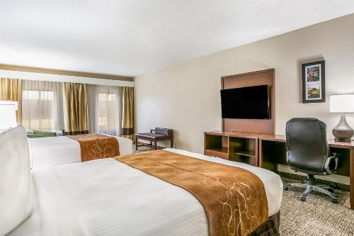 Aspire Hotel and Suites image 15