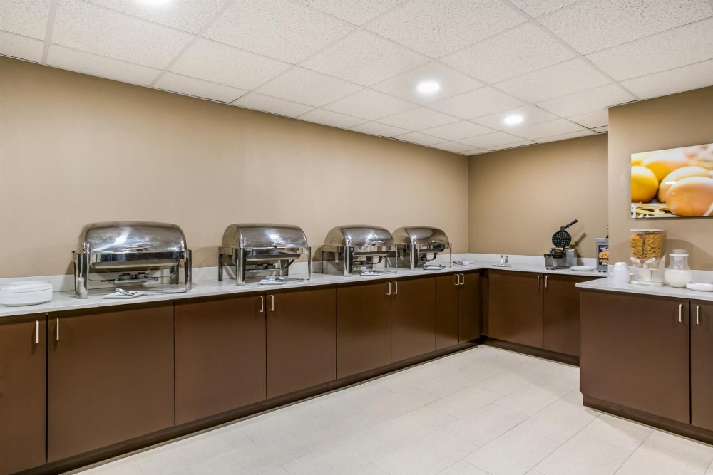 Aspire Hotel and Suites Main image