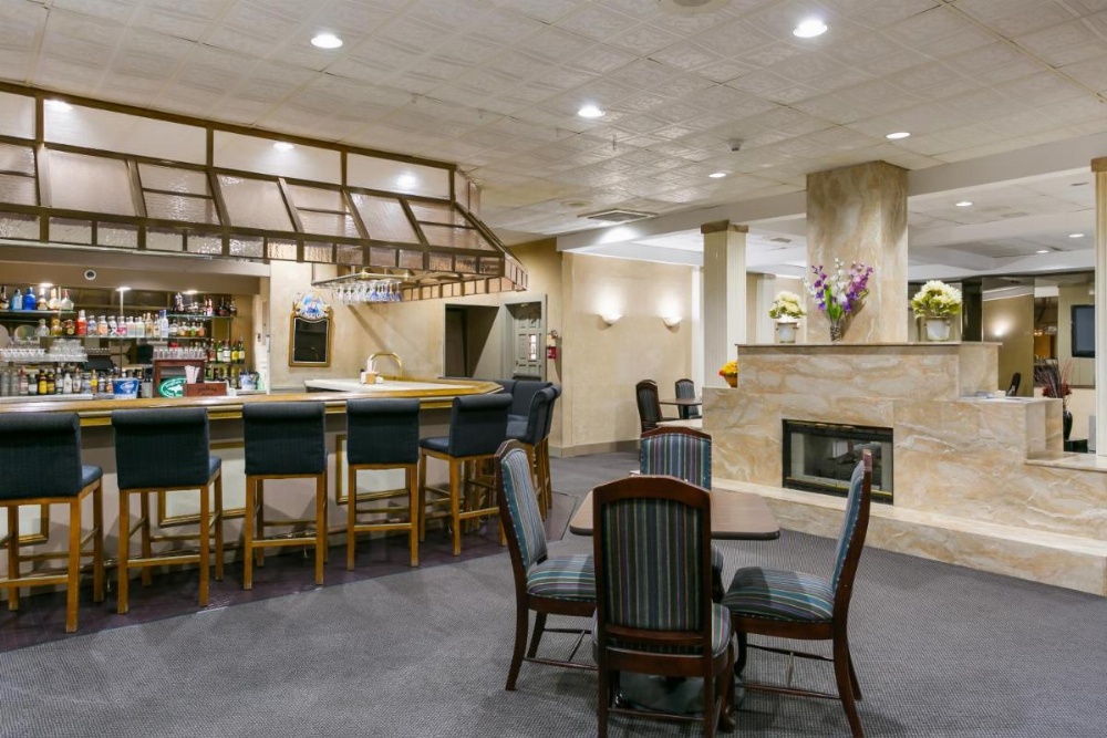 Aspire Hotel and Suites Image 33