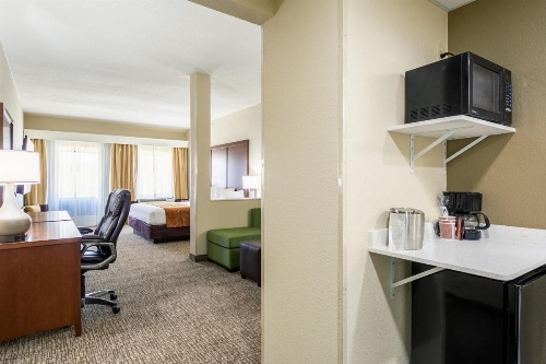 Aspire Hotel and Suites image 38